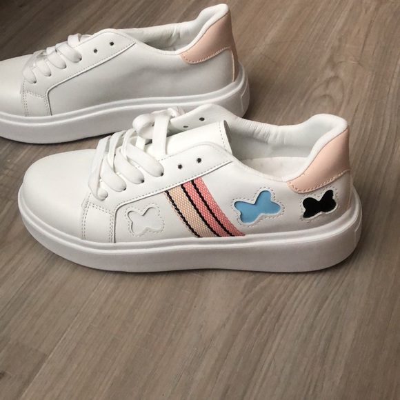Butterfly white sneakers - Picture 3 of 9
